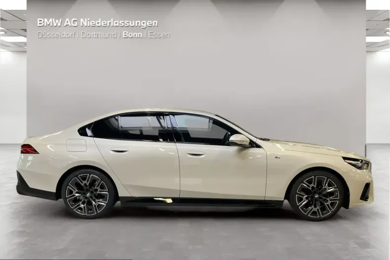 BMW 520 (Seria 5) din 2025 cu 7.128 km - oferta BMW246185 - foto 4