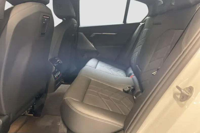 BMW 520 (Seria 5) din 2025 cu 7.128 km - oferta BMW246185 - foto 10