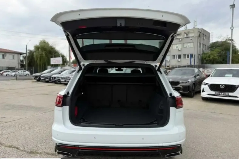 Volkswagen Touareg din 2024 cu 63.000 km - oferta VOL246202 - foto 5