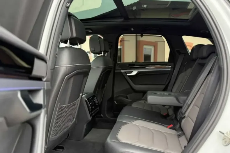 Volkswagen Touareg din 2024 cu 63.000 km - oferta VOL246202 - foto 11