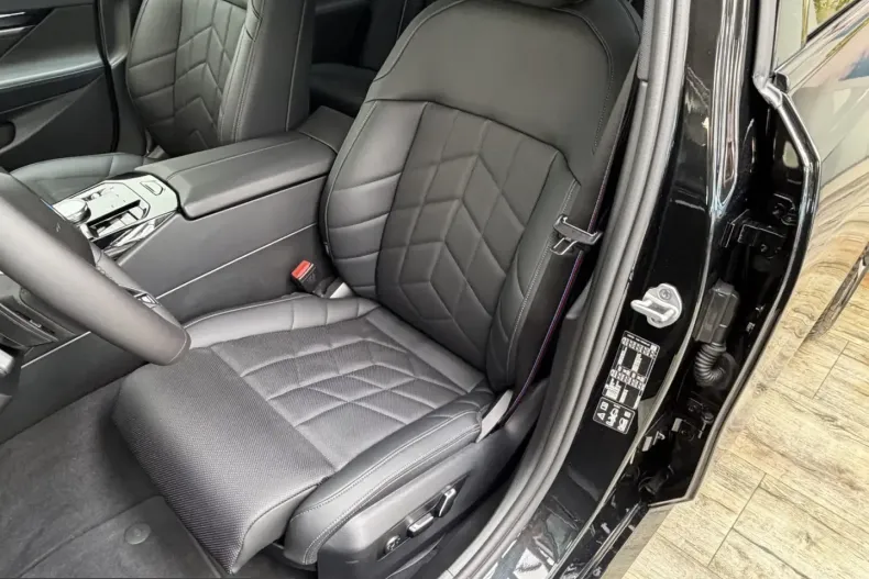BMW 540 (Seria 5) din 2025 cu 8.600 km - oferta BMW246205 - foto 15