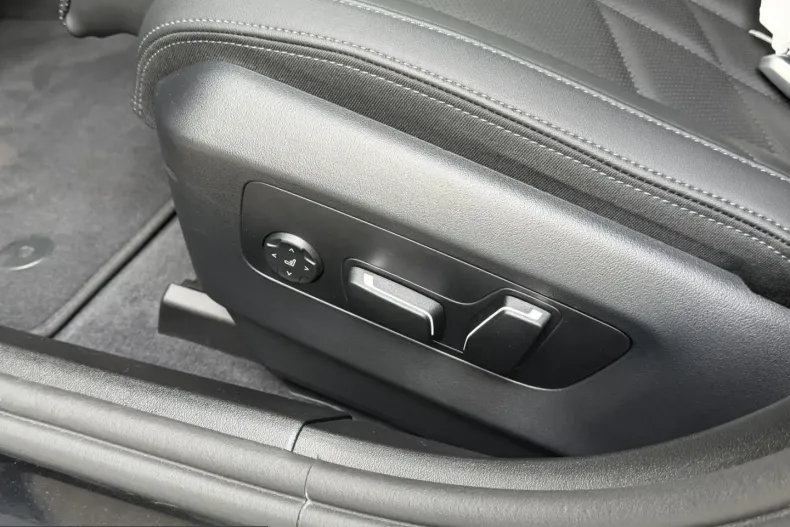 BMW 540 (Seria 5) din 2025 cu 8.600 km - oferta BMW246205 - foto 16