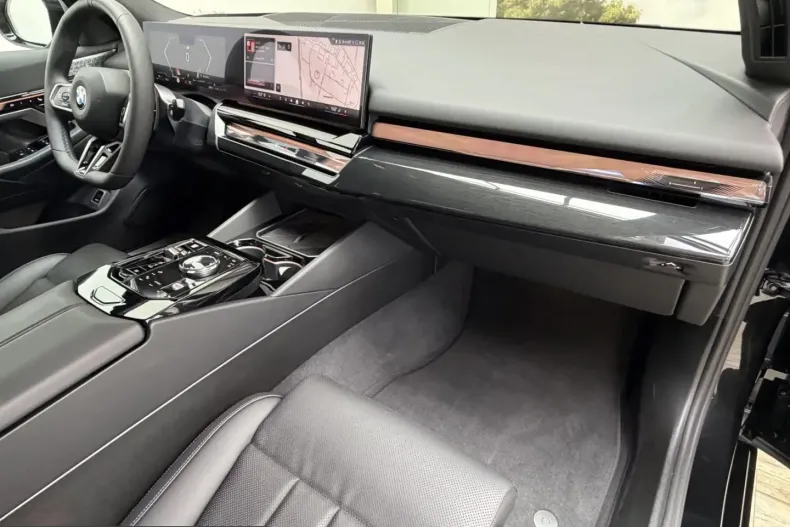 BMW 540 (Seria 5) din 2025 cu 8.600 km - oferta BMW246205 - foto 32