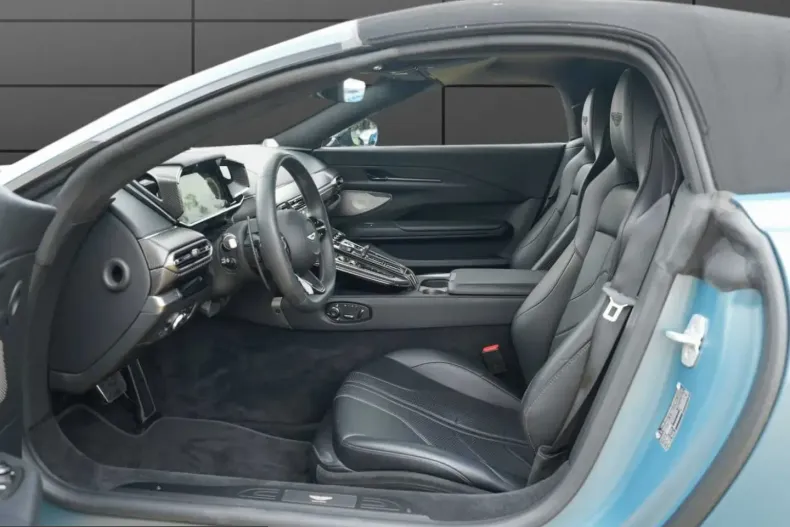 Aston Martin V8 Vantage din 2025 cu 7.500 km - oferta AST246213 - foto 6