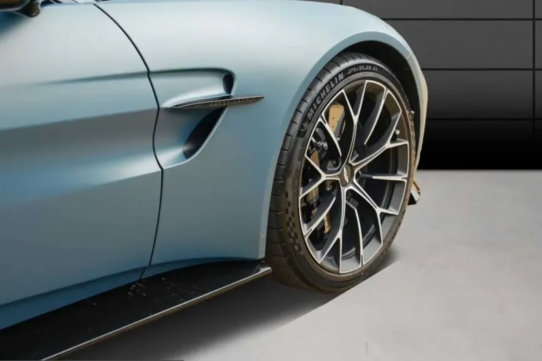 Aston Martin V8 Vantage din 2025 cu 7.500 km - oferta AST246213 - foto 11