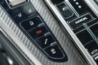 Aston Martin V8 Vantage din 2025 cu 7.500 km - oferta AST246213 - foto 19