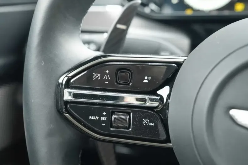 Aston Martin V8 Vantage din 2025 cu 7.500 km - oferta AST246213 - foto 20