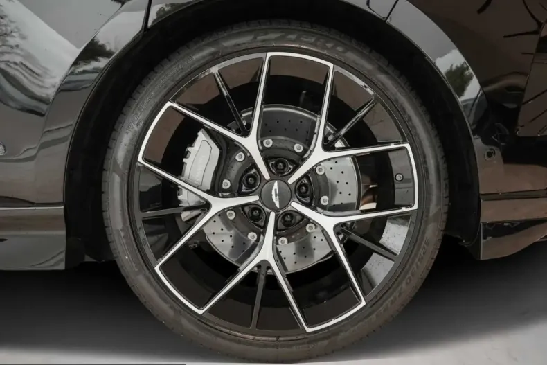 Aston Martin DBX din 2025 cu 11.990 km - oferta AST246216 - foto 6