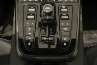 Aston Martin DBX din 2025 cu 11.990 km - oferta AST246216 - foto 16