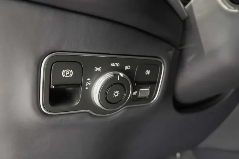 Aston Martin DBX din 2025 cu 11.990 km - oferta AST246216 - foto 26