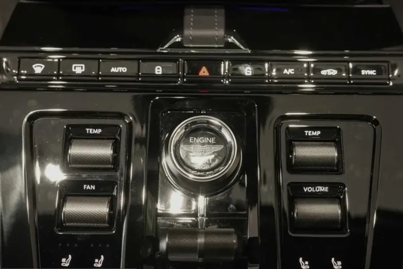 Aston Martin DBX din 2025 cu 11.990 km - oferta AST246216 - foto 27