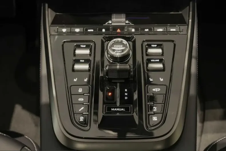 Aston Martin DBX din 2025 cu 11.990 km - oferta AST246216 - foto 33