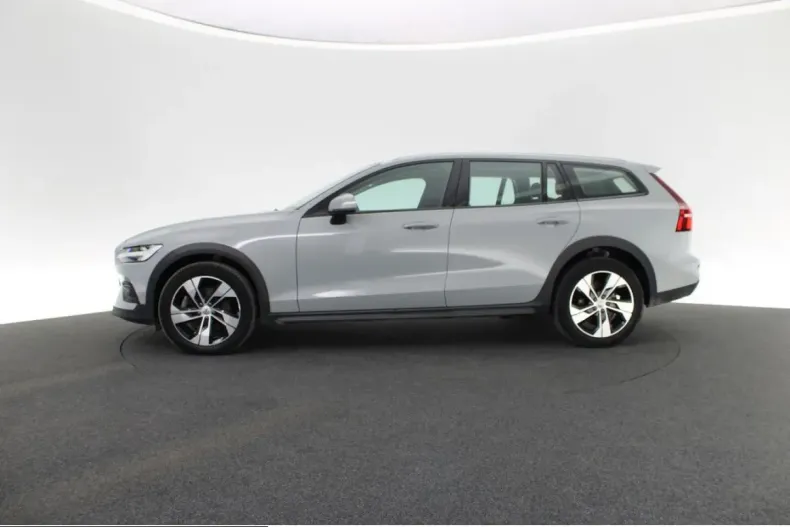 Volvo V60 Cross Country din 2024 cu 67.212 km - oferta VOL246219 - foto 2