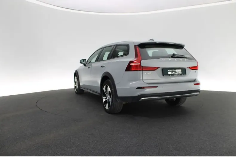 Volvo V60 Cross Country din 2024 cu 67.212 km - oferta VOL246219 - foto 3