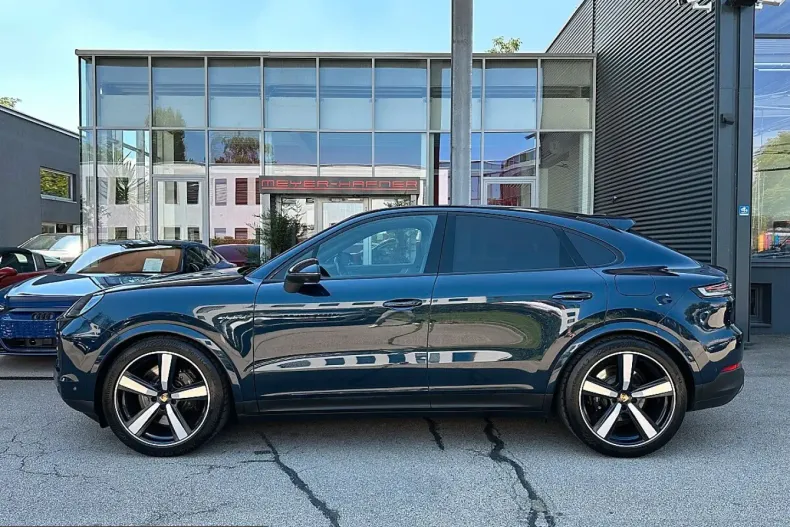 Porsche Cayenne din 2024 cu 22.200 km - oferta POR246220 - foto 3