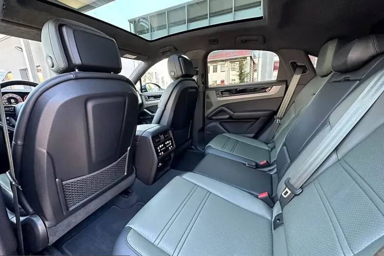 Porsche Cayenne din 2024 cu 22.200 km - oferta POR246220 - foto 18