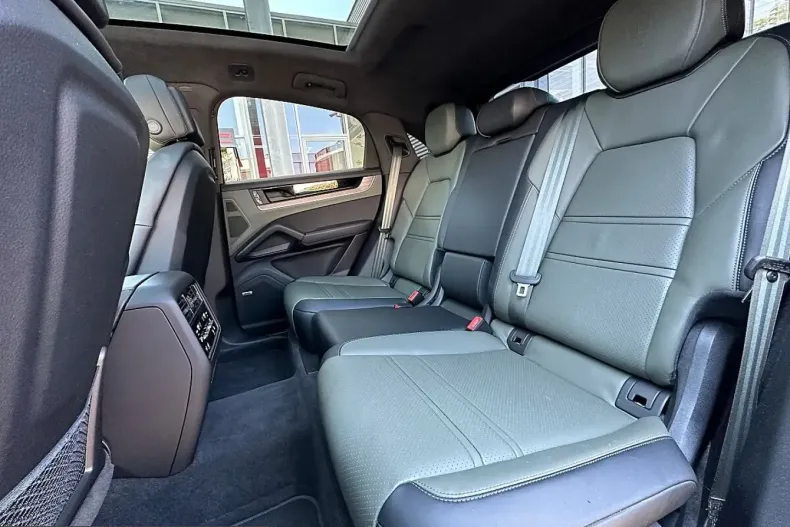 Porsche Cayenne din 2024 cu 22.200 km - oferta POR246220 - foto 19
