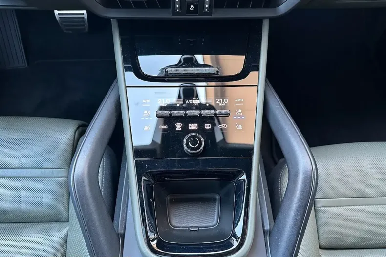 Porsche Cayenne din 2024 cu 22.200 km - oferta POR246220 - foto 31