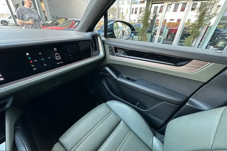 Porsche Cayenne din 2024 cu 22.200 km - oferta POR246220 - foto 33