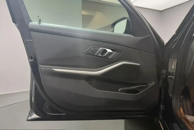 BMW 320 (Seria 3) din 2023 cu 50.000 km - oferta BMW246224 - foto 8