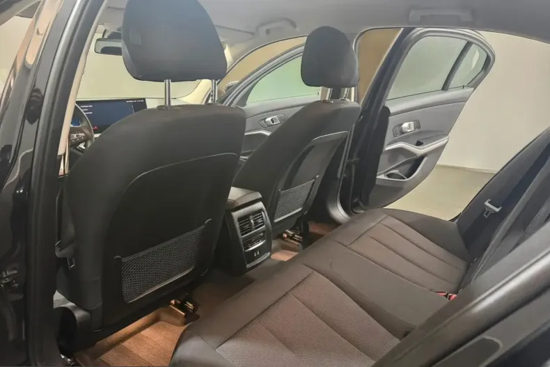 BMW 320 (Seria 3) din 2023 cu 50.000 km - oferta BMW246224 - foto 11