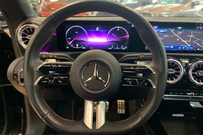 Mercedes-Benz CLA 200 (Clasa CLA) din 2024 cu 26.014 km - oferta MER246227 - foto 12