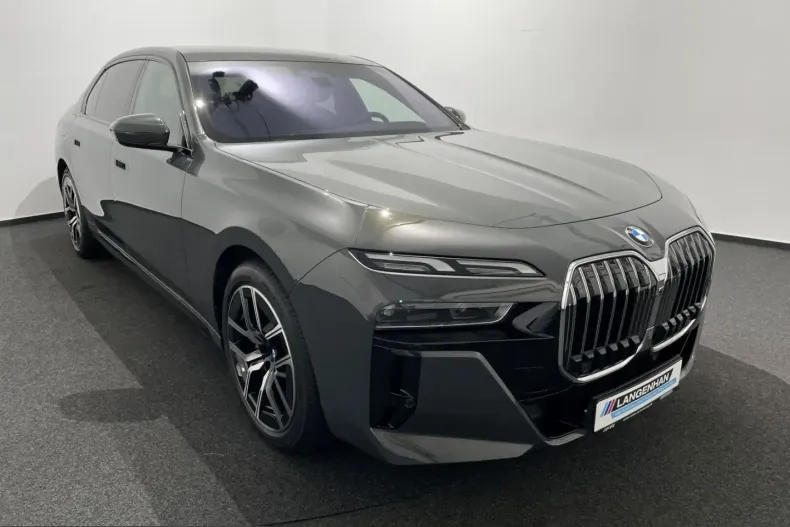 BMW 740 (Seria 7) din 2025 cu 40.213 km - oferta BMW246232 - foto 3
