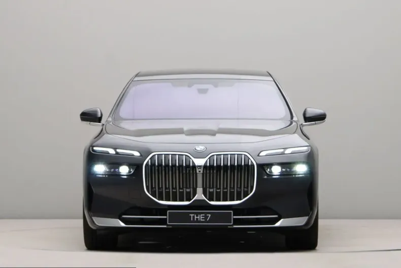 BMW 740 (Seria 7) din 2025 cu 21.999 km - oferta BMW246236 - foto 6