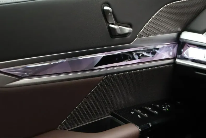 BMW 740 (Seria 7) din 2025 cu 21.999 km - oferta BMW246236 - foto 14