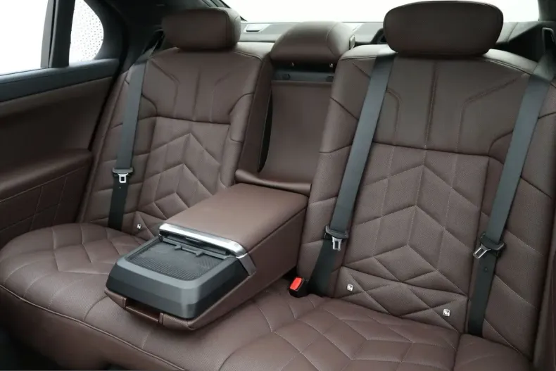 BMW 740 (Seria 7) din 2025 cu 21.999 km - oferta BMW246236 - foto 16