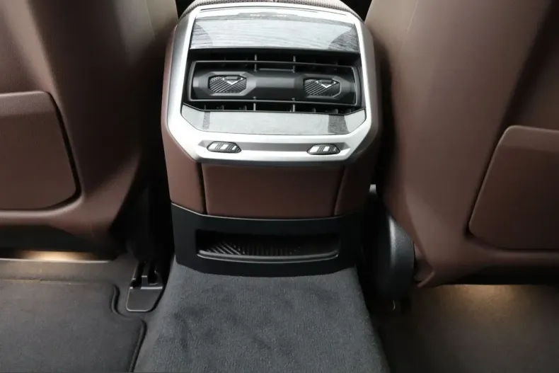 BMW 740 (Seria 7) din 2025 cu 21.999 km - oferta BMW246236 - foto 17