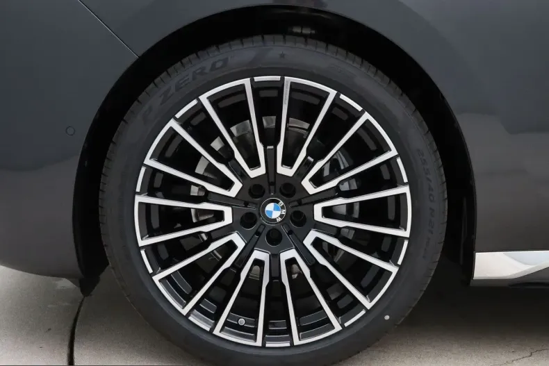 BMW 740 (Seria 7) din 2025 cu 21.999 km - oferta BMW246236 - foto 20