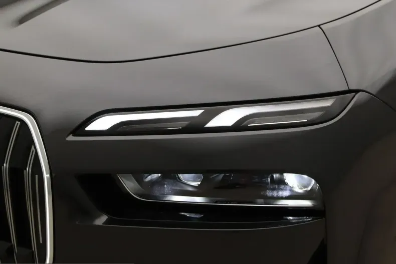 BMW 740 (Seria 7) din 2025 cu 21.999 km - oferta BMW246236 - foto 21