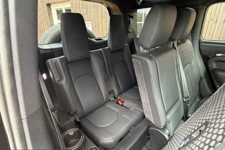 Land Rover Defender din 2021 cu 46.200 km - oferta LAN246238 - foto 17