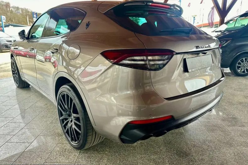 Maserati Levante din 2022 cu 35.333 km - oferta MAS246239 - foto 4