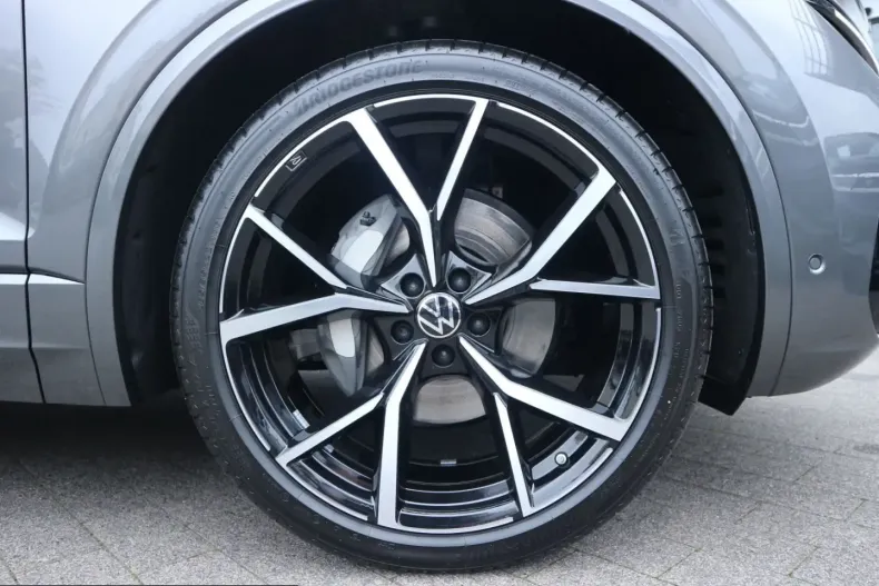 Volkswagen Touareg din 2024 cu 19.700 km - oferta VOL246241 - foto 5