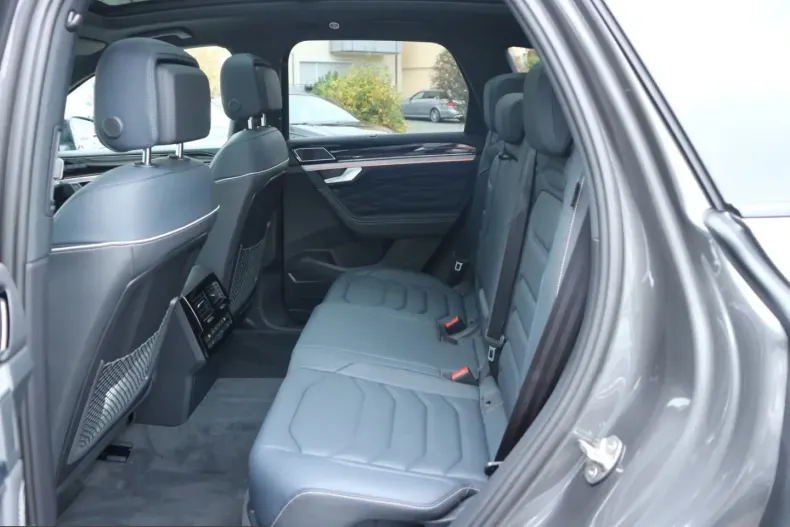 Volkswagen Touareg din 2024 cu 19.700 km - oferta VOL246241 - foto 8