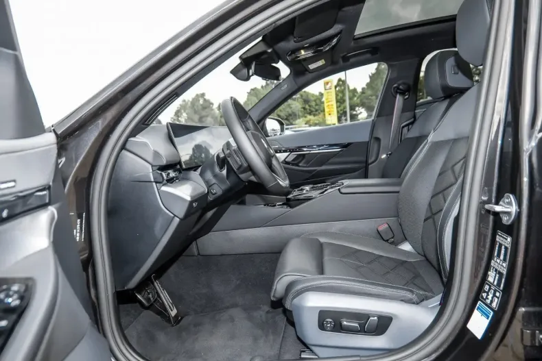 BMW 540 (Seria 5) din 2025 cu 35.734 km - oferta BMW246246 - foto 6
