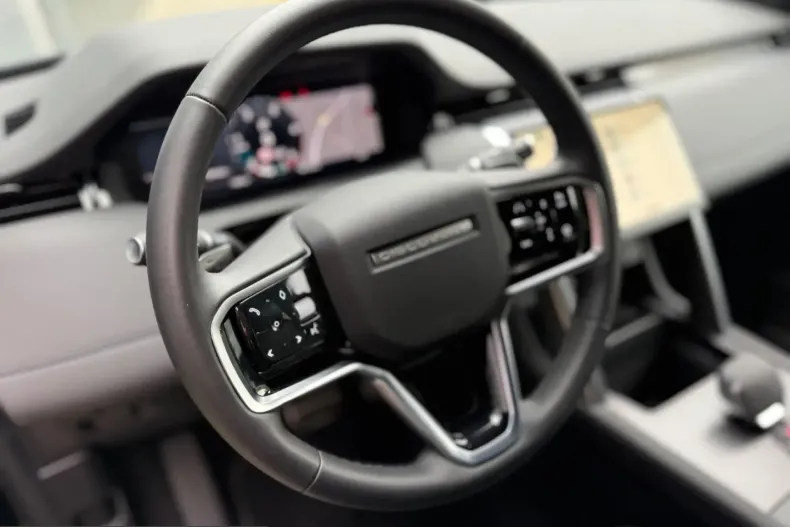 Land Rover Discovery din 2024 cu 14.800 km - oferta LAN246255 - foto 10