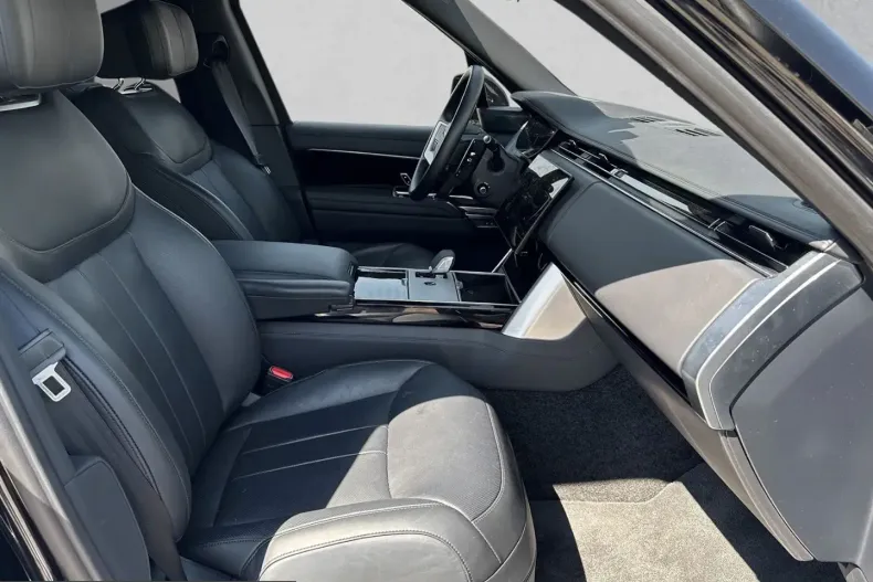 Land Rover Range Rover din 2025 cu 29.900 km - oferta LAN246272 - foto 3