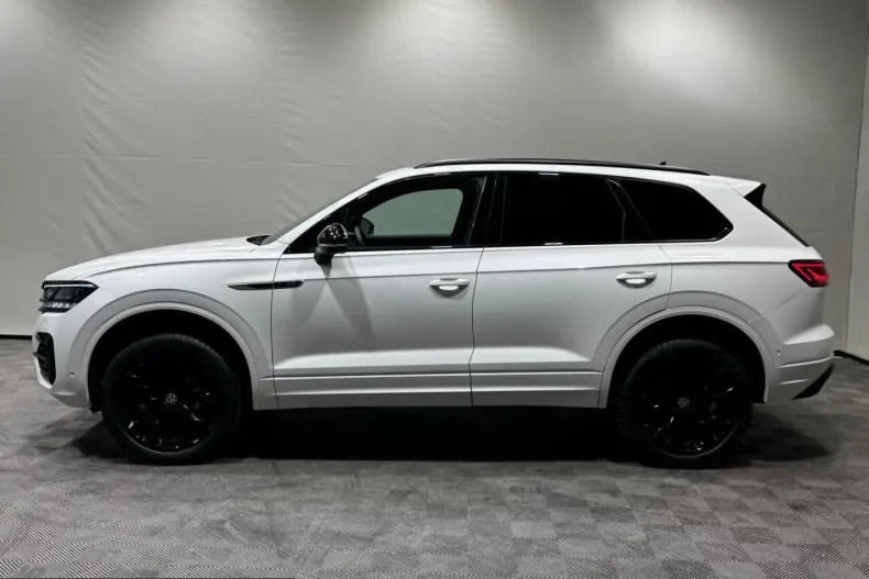 Volkswagen Touareg din 2023 cu 18.226 km - oferta VOL246275 - foto 3