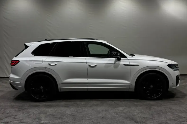 Volkswagen Touareg din 2023 cu 18.226 km - oferta VOL246275 - foto 19