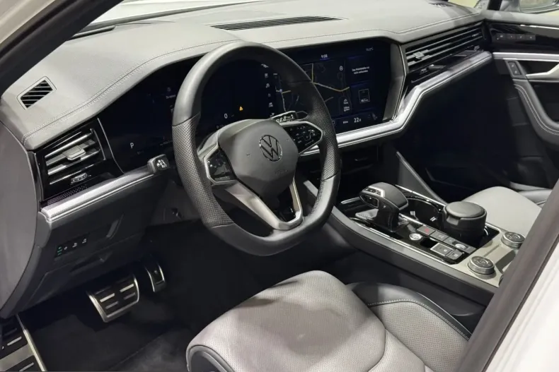 Volkswagen Touareg din 2023 cu 18.226 km - oferta VOL246275 - foto 21
