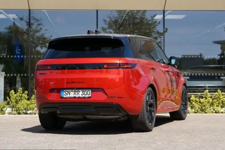 Land Rover Range Rover Sport din 2024 cu 19.000 km - oferta LAN246278 - foto 2