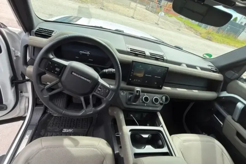 Land Rover Defender din 2024 cu 29.000 km - oferta LAN246279 - foto 6