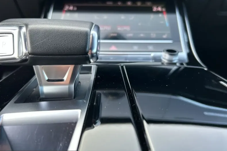 Audi A8 din 2022 cu 52.317 km - oferta AUD246280 - foto 9