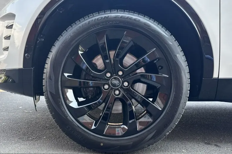 Land Rover Discovery Sport din 2025 cu 16.279 km - oferta LAN246290 - foto 9