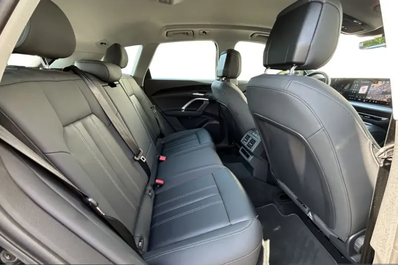 Audi Q5 din 2025 cu 36.800 km - oferta AUD246294 - foto 10