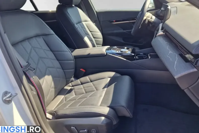 BMW 530 (Seria 5) din 2024 cu 29.990 km - oferta BMW246296 - foto 12
