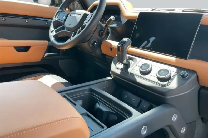 Land Rover Defender din 2023 cu 35.169 km - oferta LAN246299 - foto 16